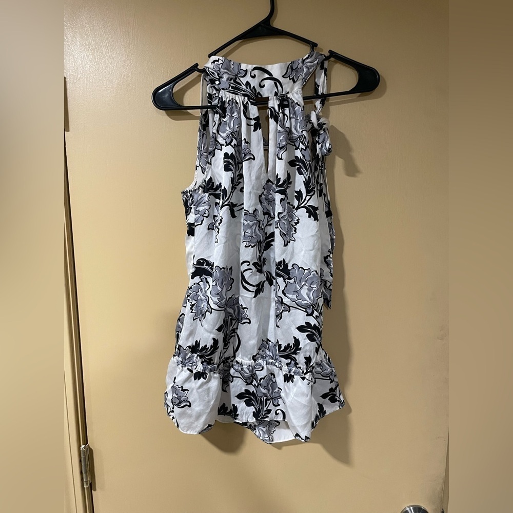 White House Black Market 100% Silk Monochrome Floral Top